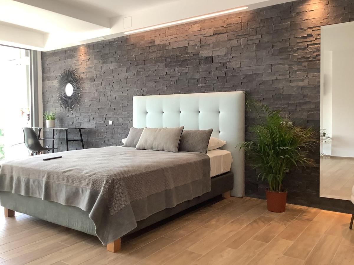 Sunny New Lovely Apartment 60 Meters From The Metro Атина Екстериор снимка