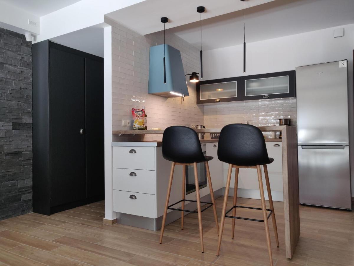 Sunny New Lovely Apartment 60 Meters From The Metro Атина Екстериор снимка